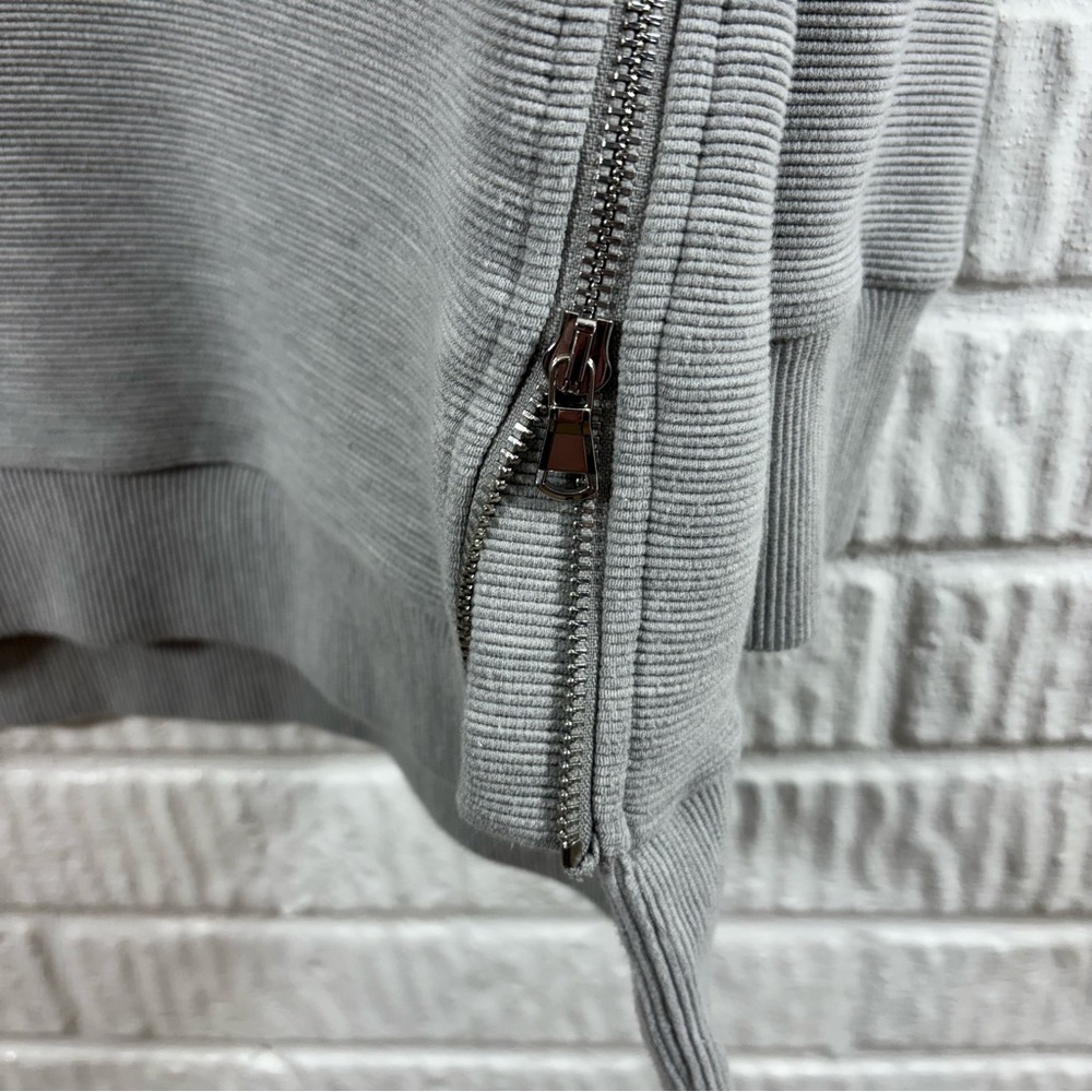 Varley Light Gray Raglan Sweatshirt - Picture 5 of 5
